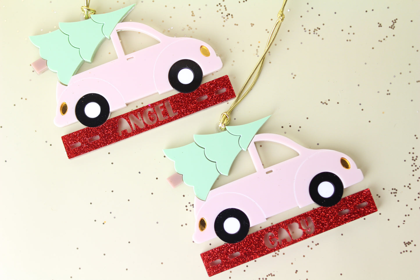 🚗✨ Suspension Voiture de Noël Personnalisée – 18€