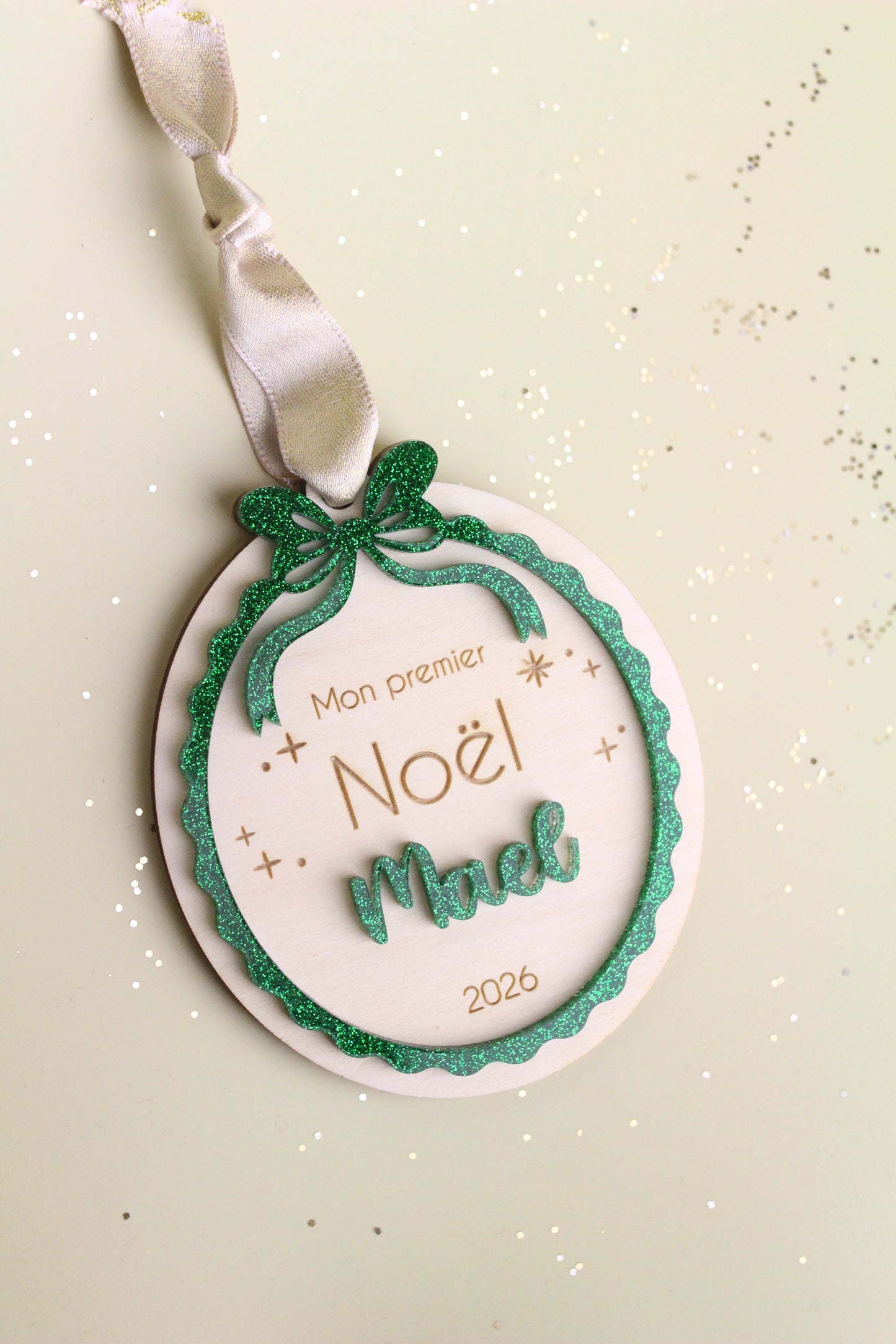 🧸 Boule “Mon Premier Noël” – Bois & Plexi Pailleté Personnalisée
